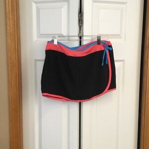 Lady’s running wrap skirt